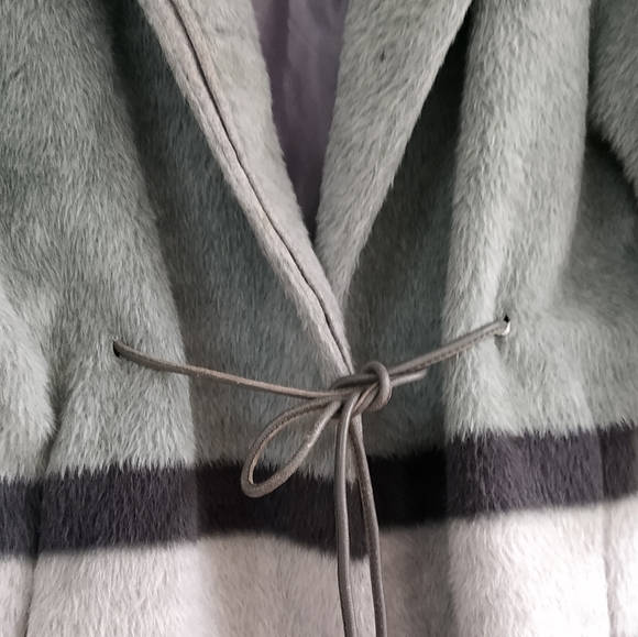 Vintage Daks Faux Fur Coat ( Rare Find) - Picture 8 of 12